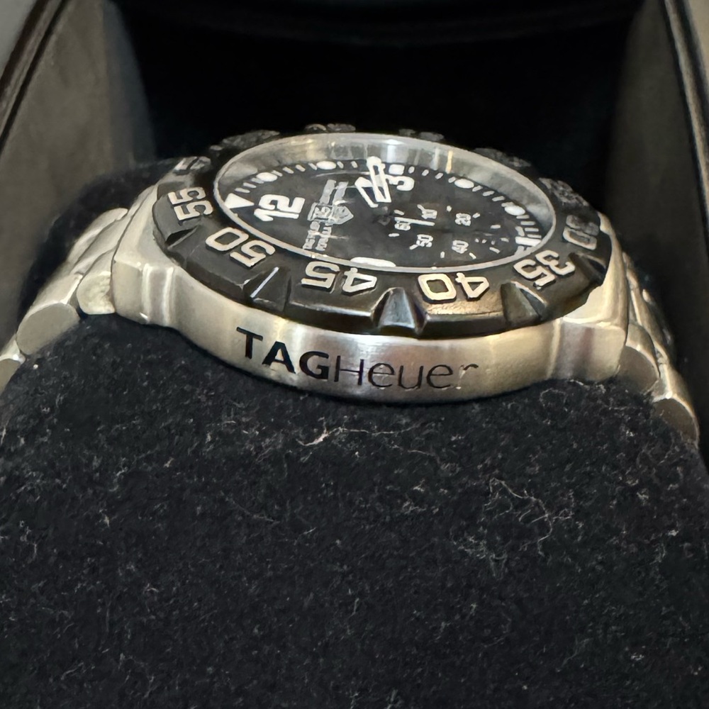 TAG Heuer Formula 1 Grande Date Quartz Watch - Picture 6 of 6